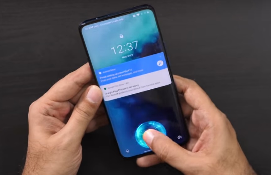 скан пальца OnePlus 7T Pro
